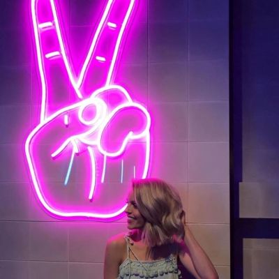 LED Neon Peace Sign