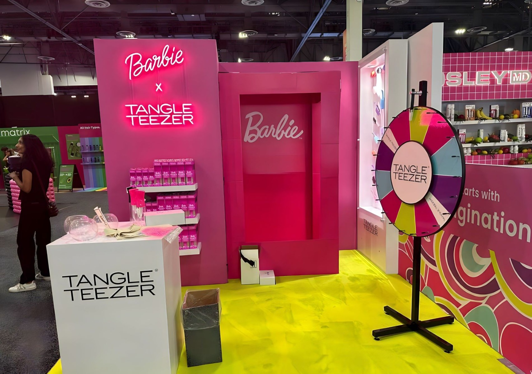 Custom Neon® tradeshow backdrop sign for the tangleteezer.com @barbie booth at @ibslasvegas by @blueskyexhibits