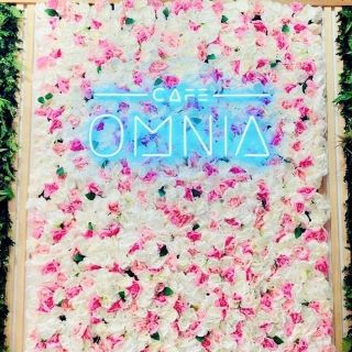Logo light sign @cafeomnia by Custom Neon®