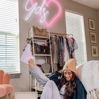 Blogger logo sign @yourdarlingstyle made by Custom Neon® 