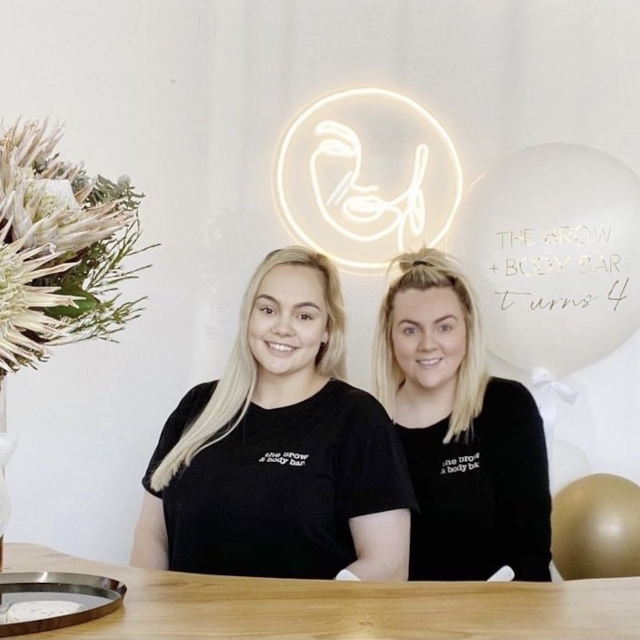 Bespoke Brow bar wall art by Custom Neon® @thebrowandbodybar