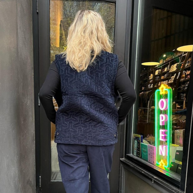 Custom Neon® vertical outdoor open sign for retailer @ford_general