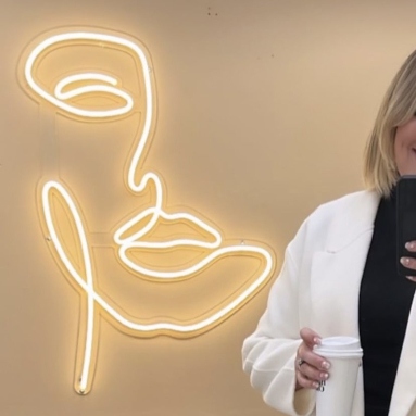 Bespoke Brow bar wall art by Custom Neon® @thebrowandbodybar