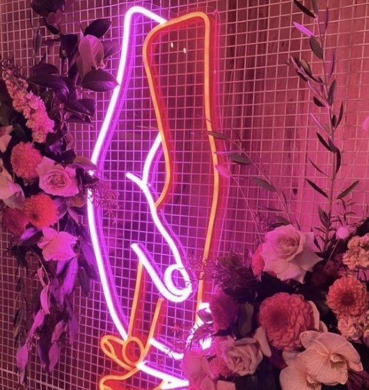 Custom Neon® wedding decor - lovers holding hands