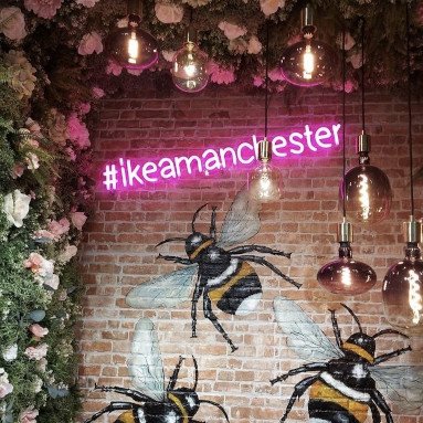 Avante neon font example