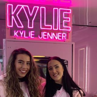 Custom Neon® pink logo @kyliecosmetics for brand activation by @we_are_hyperactive @tbcmanagementbespoke