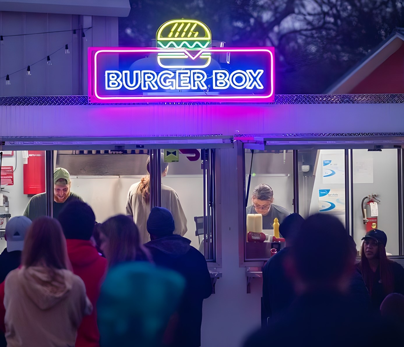 Custom Neon® sign mounted on the roof of @loveburgerbox