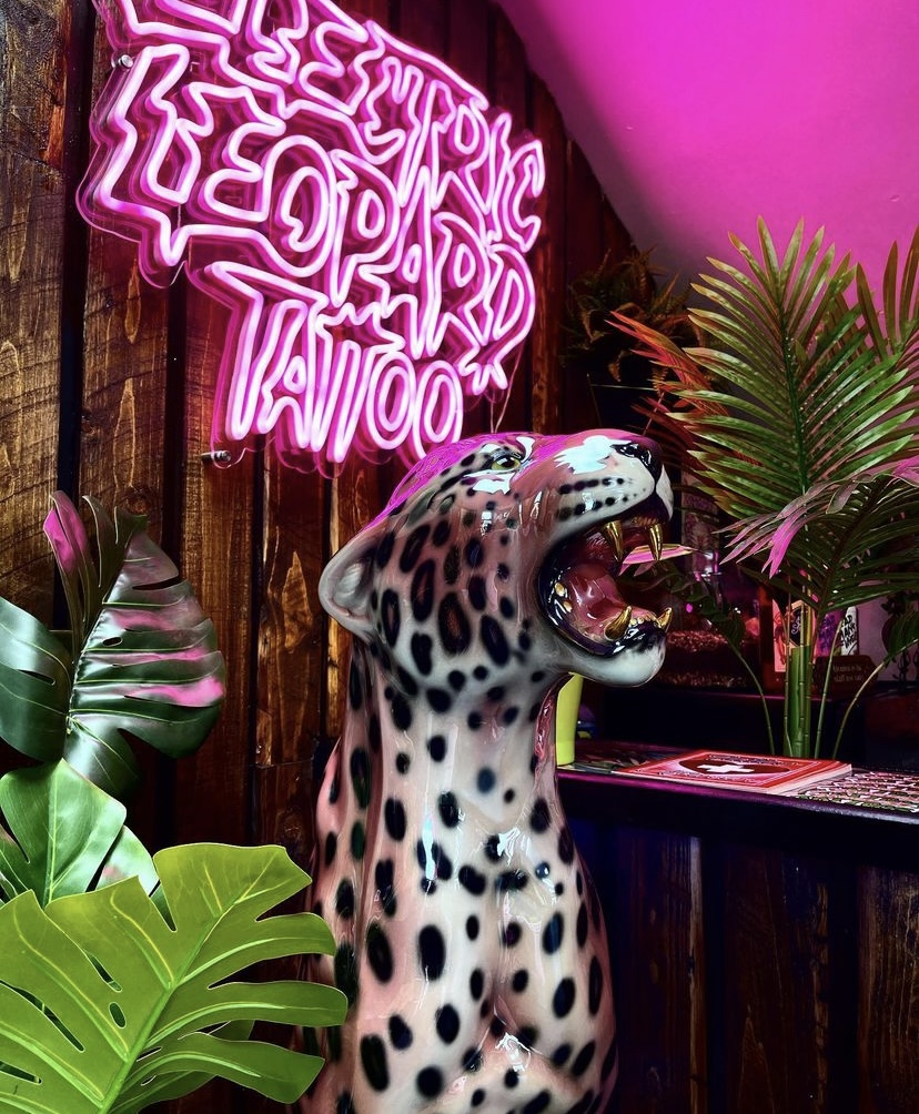 Pink logo sign @electric.leopard.tattoo by Custom Neon®