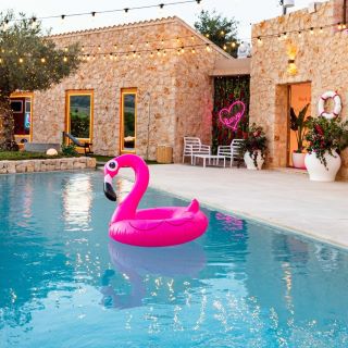 Custom Neon® outdoor pool signs @loveislandau