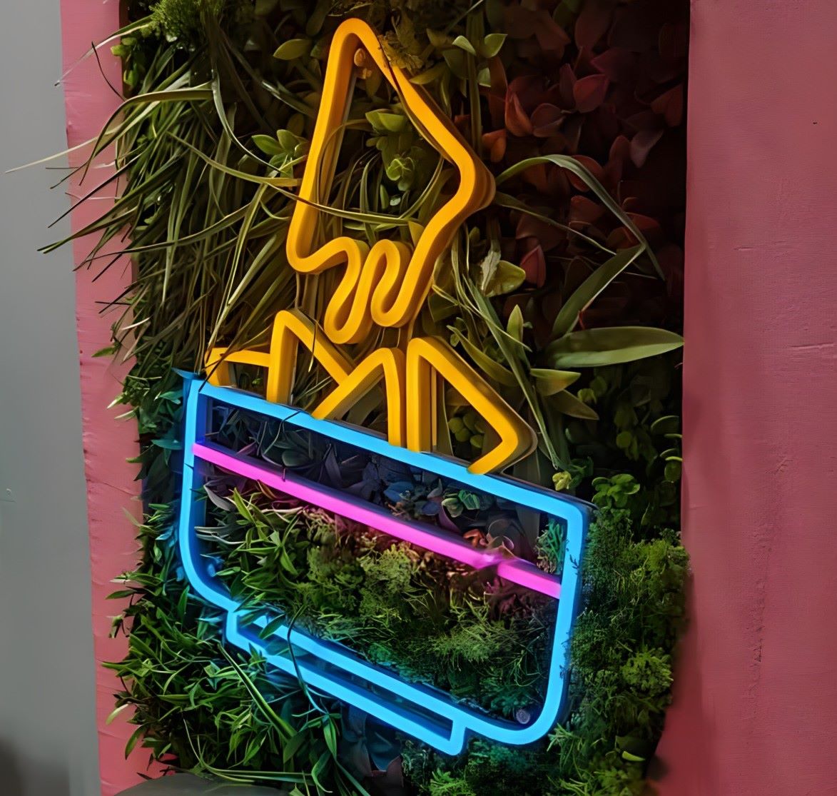 Custom Neon® artwork of nachos for Mexican fast food retailer @salsasfreshmex