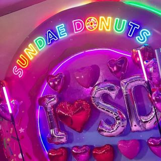 Colorful Custom Neon® logo selfie sign @sundaedonuts photo @thenydonutqueen
