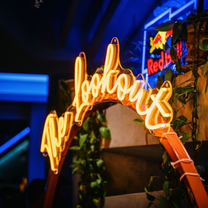 Custom Neon® yellow archway sign @thelookout