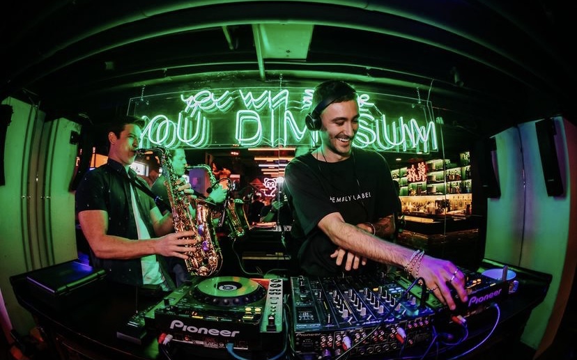 Custom Neon® outdoor signage for @linglingsbne